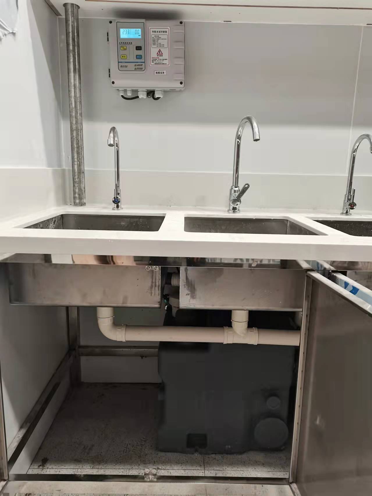 2254196103.jpg 2254196103.jpg